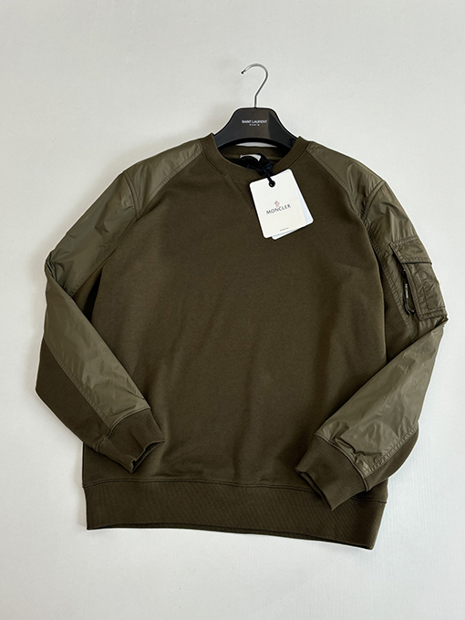 モンクレール ロゴスリーブポケットパッチワーククルーネックスウェットシャツ