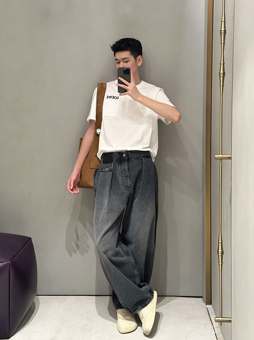 ロエベスーパーコピー レザーラベルウォッシュドジーンズ