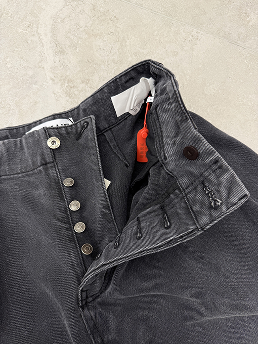 ロエベスーパーコピー レザーラベルウォッシュドジーンズ