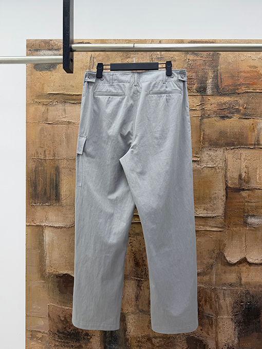 フェンディ クラシックなカーゴパンツ