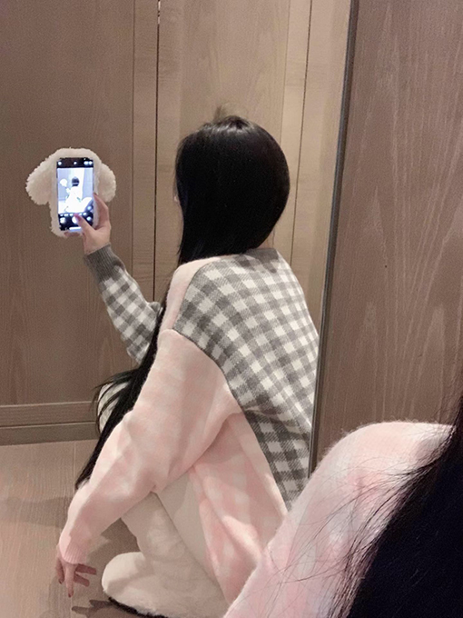 トムブラウンスーパーコピー レディースチェック柄の子犬の刺繍入りラウンドネックセーター