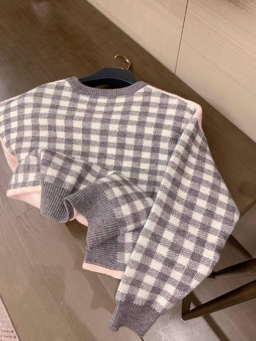 トムブラウンスーパーコピー レディースチェック柄の子犬の刺繍入りラウンドネックセーター