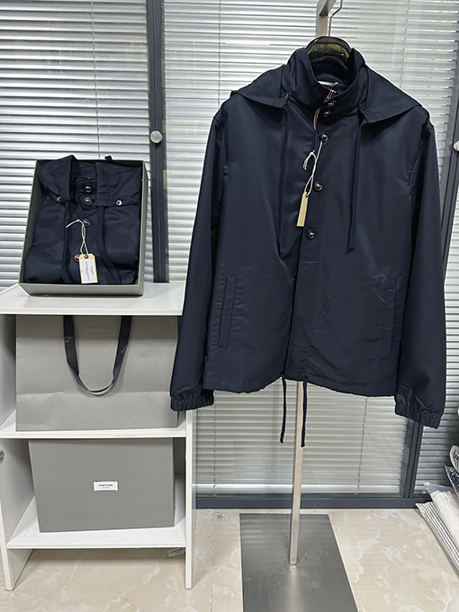 トムブラウン リボンボタンフードジャケット