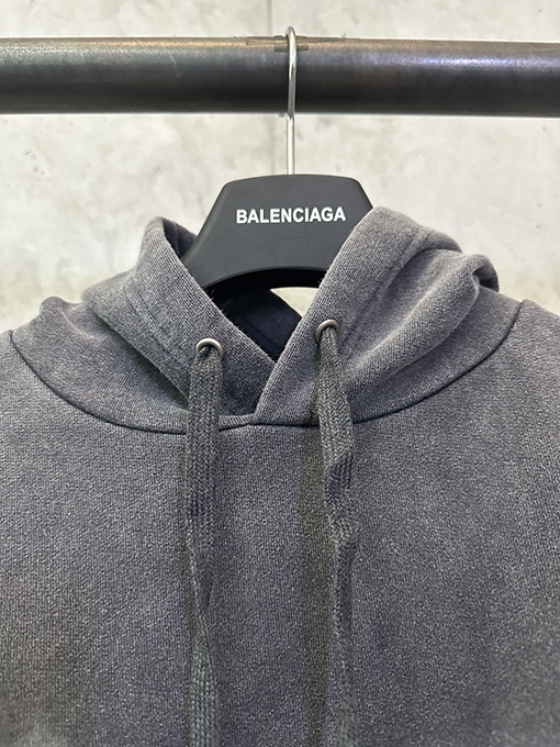 バレンシアガ BALENCIAGA シングルリングスモークウォッシュダメージフード付きスウェットシャツ