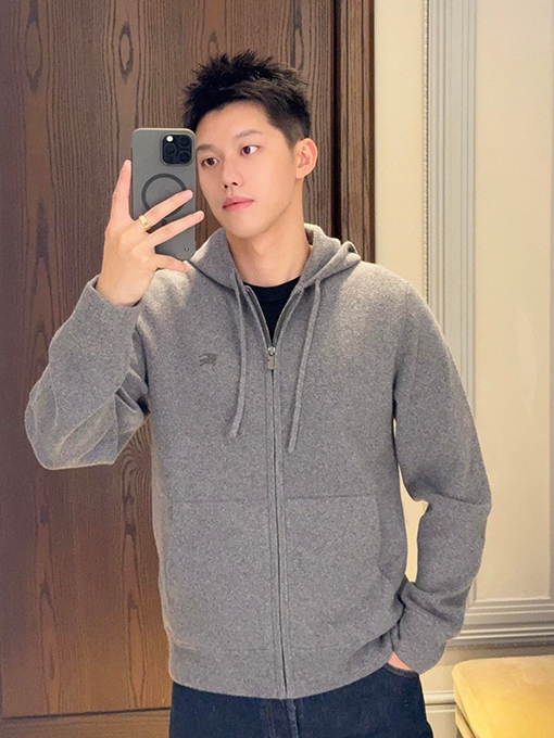 バーバリーコピー ウール混紡のジップアップフード付き刺繍コート