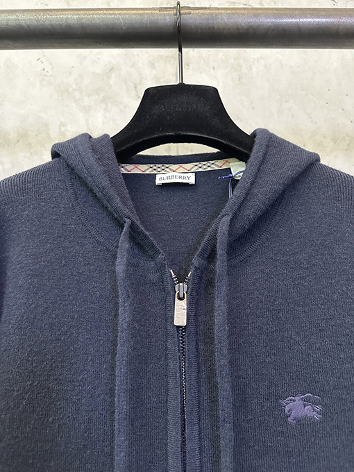 バーバリーコピー ウール混紡のジップアップフード付き刺繍コート