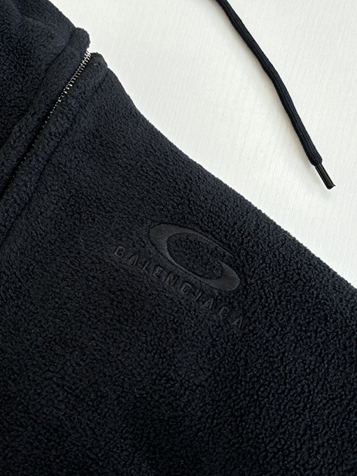 バレンシアガ Balenciaga 円形刺繍ツーウェイジッパーフード付きフリースジャケット