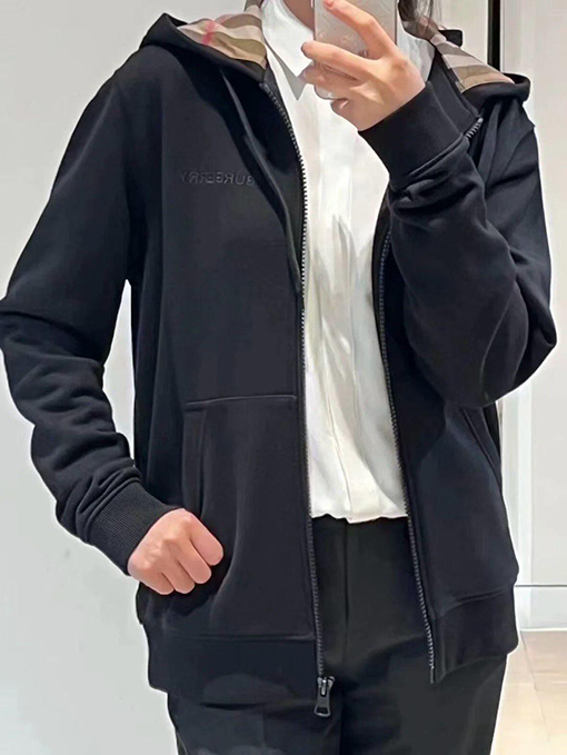 バーバリー BURBERRY クラシックな刺繍ロゴ入り、ジップアップデザインのフード付きスウェットシャツ