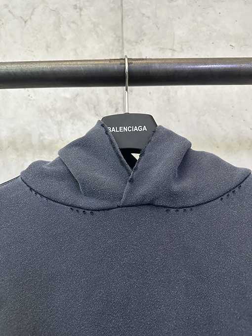 バレンシアガ BALENCIAGA シングルリング刺繍テープフード付きスウェットシャツ