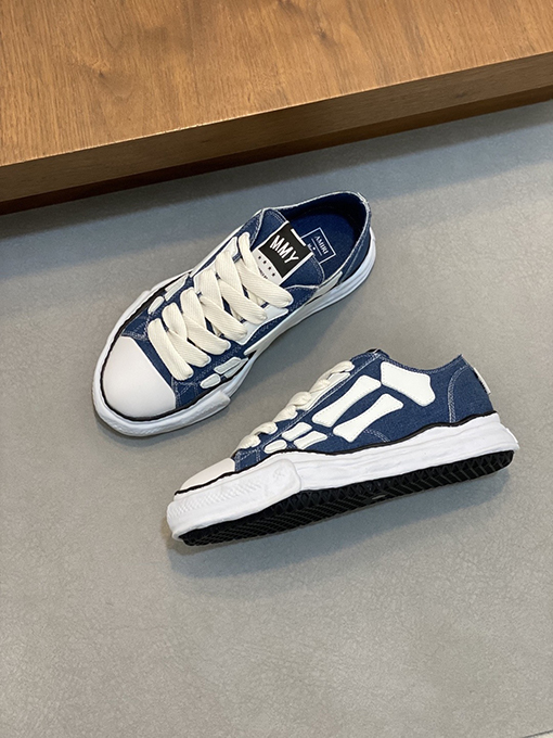 アミリスーパーコピー 骨を溶かすコラボレーションスケートシューズ