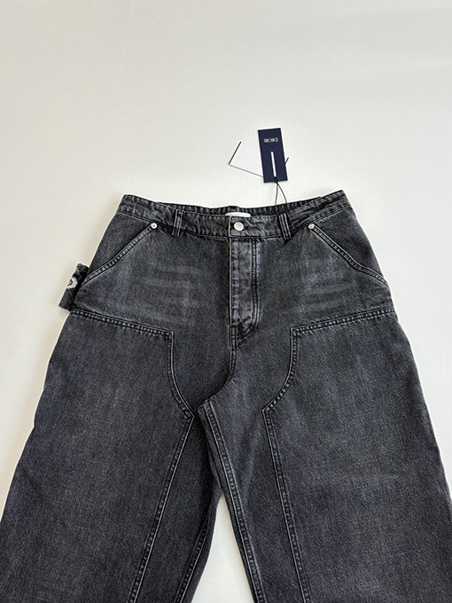 ディオール 新作ブレード刺繍デニムロギングパンツ