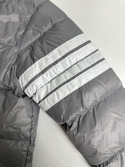 トムブラウン 4本ストライプのダウンジャケット