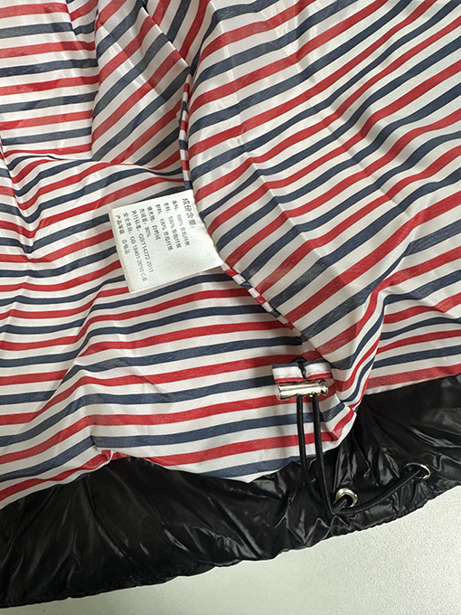 トムブラウン 4本ストライプのダウンジャケット