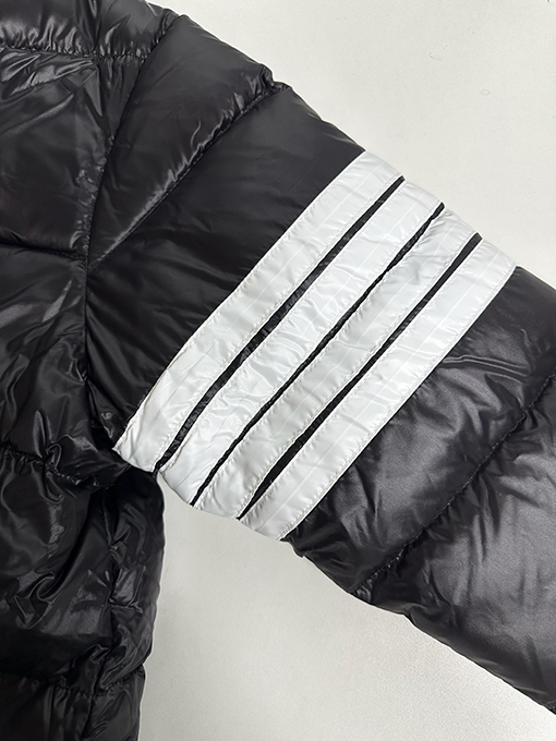 トムブラウン 4本ストライプのダウンジャケット