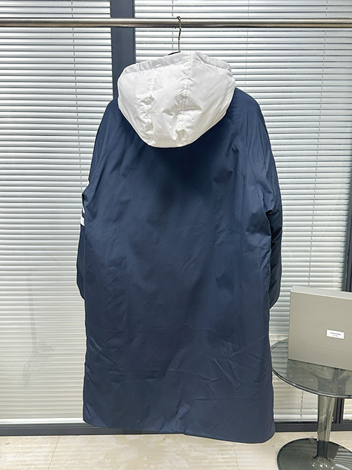 トムブラウンスーパーコピー OS カラーブロックロングダウンジャケット