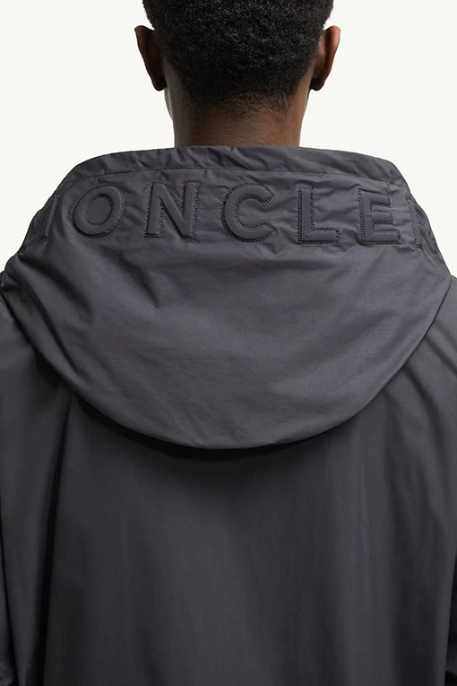 モンクレール Sassiere メンズ フード付き 軽量 ウィンドブレーカー ジャケット