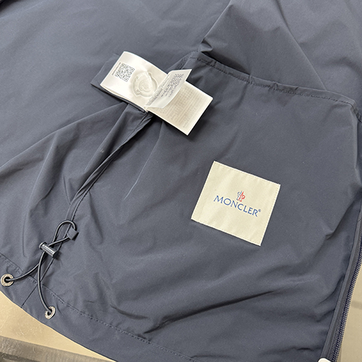 モンクレール Sassiere メンズ フード付き 軽量 ウィンドブレーカー ジャケット