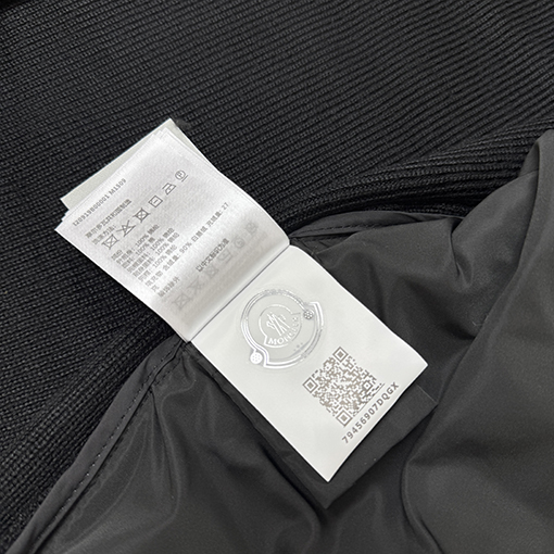 モンクレールコピー 新しいウールスリーブとスタンドカラーのダウンジャケット