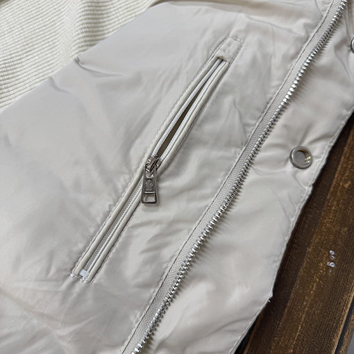 モンクレールコピー 新しいウールスリーブとスタンドカラーのダウンジャケット