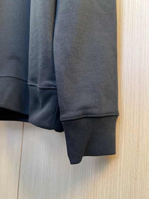 モンクレール 無地ロゴパッチパーカー