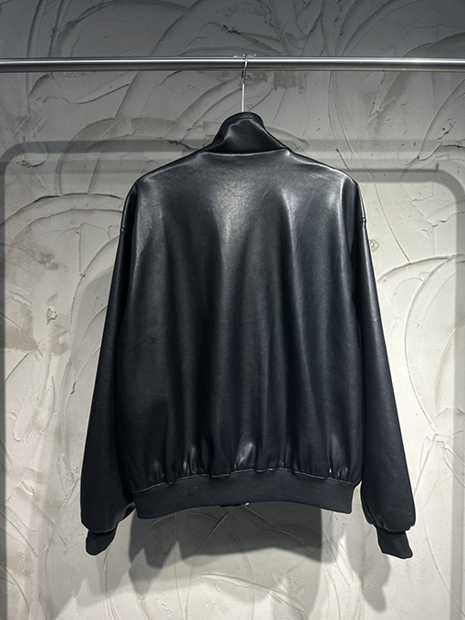 バレンシアガスーパーコピー レター刺繍スタンドカラーフライトレザージャケット