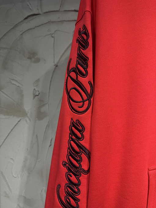 バレンシアガコピー Balenciaga 限定の馬年刺繍ロゴパーカー