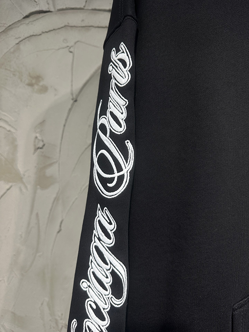 バレンシアガコピー Balenciaga 限定の馬年刺繍ロゴパーカー