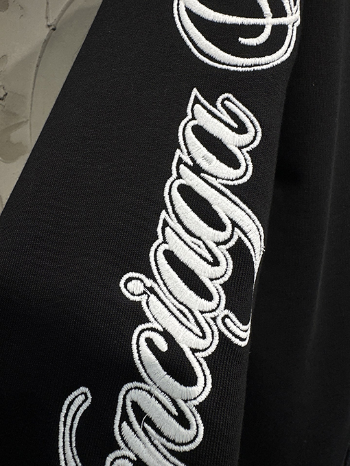 バレンシアガコピー Balenciaga 限定の馬年刺繍ロゴパーカー