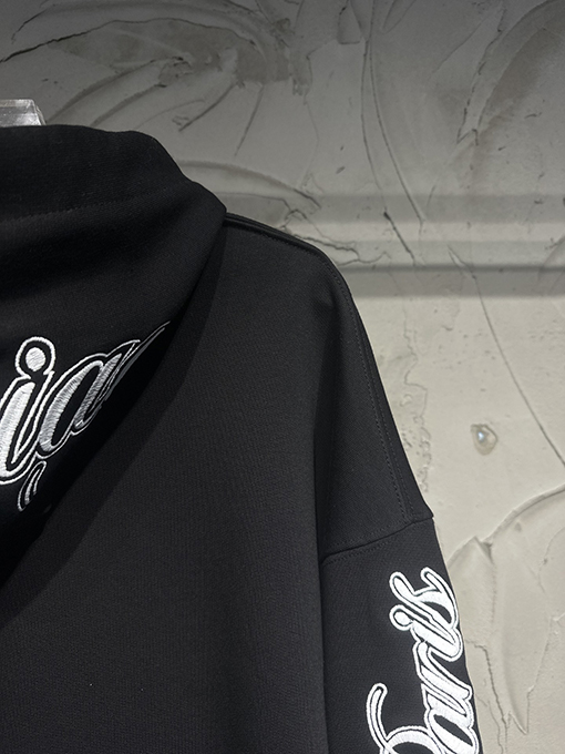 バレンシアガコピー Balenciaga 限定の馬年刺繍ロゴパーカー