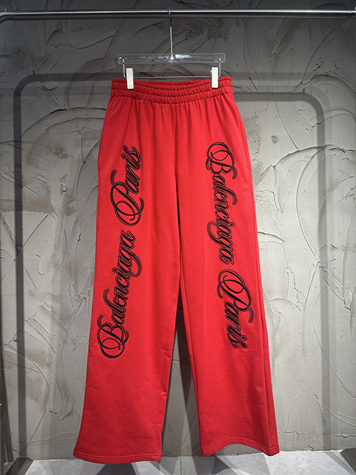 バレンシアガ Balenciaga 限定の馬年刺繍トラックパンツ