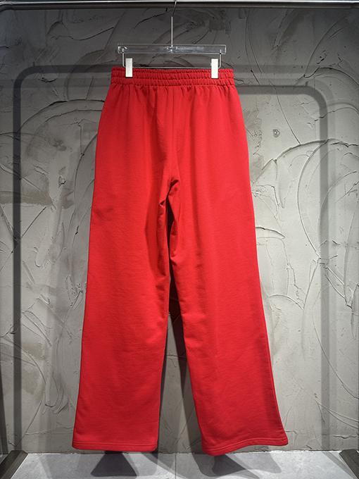 バレンシアガ Balenciaga 限定の馬年刺繍トラックパンツ