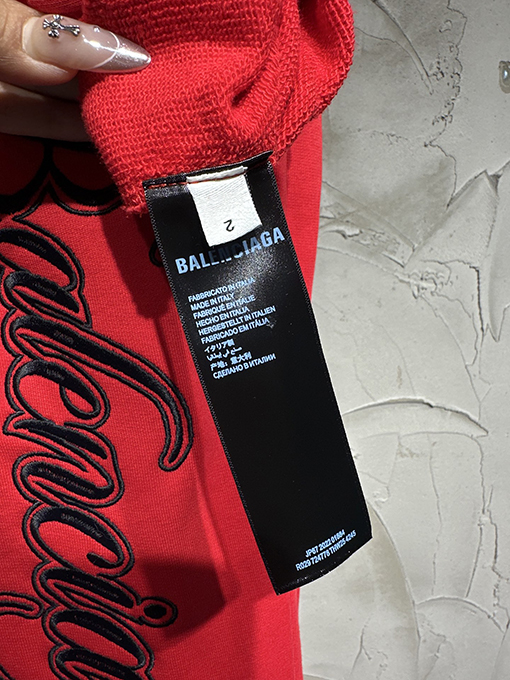 バレンシアガ Balenciaga 限定の馬年刺繍トラックパンツ