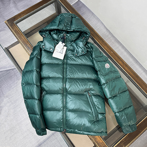 モンクレール MAYA クラシックなショートダウンジャケット