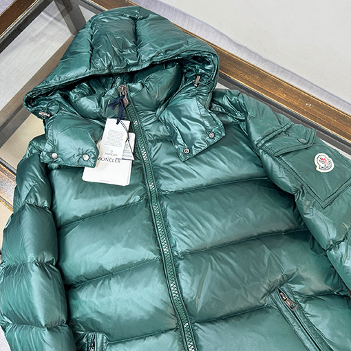 モンクレール MAYA クラシックなショートダウンジャケット