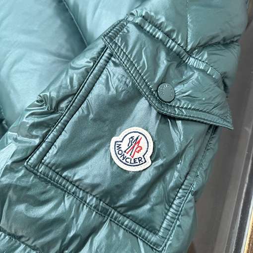 モンクレール MAYA クラシックなショートダウンジャケット