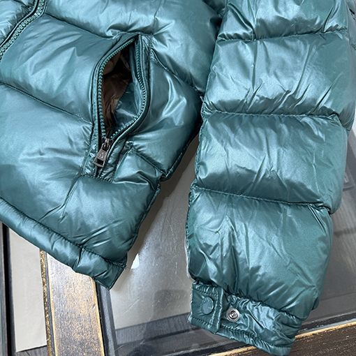 モンクレール MAYA クラシックなショートダウンジャケット