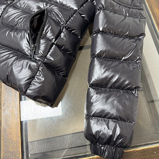 モンクレール レディースフォックスファーの襟が付いたクラシックなセレブスタイルのショートダウンジャケット