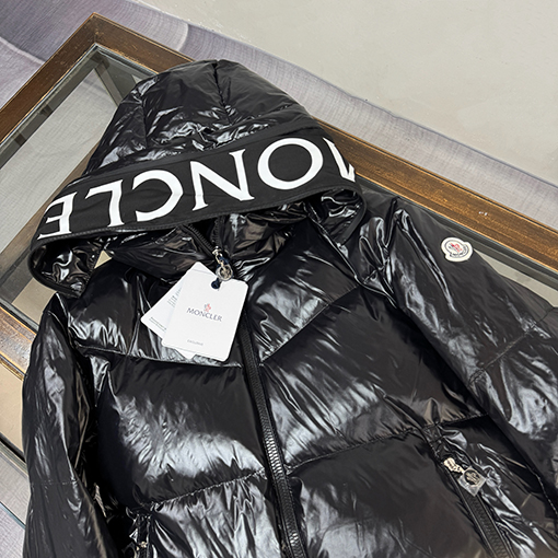 モンクレール Moncler Huppe 新モデルシリーズレディースショートパファージャケットとダウンコート