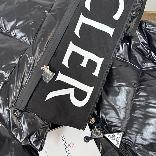 モンクレール Moncler Huppe 新モデルシリーズレディースショートパファージャケットとダウンコート