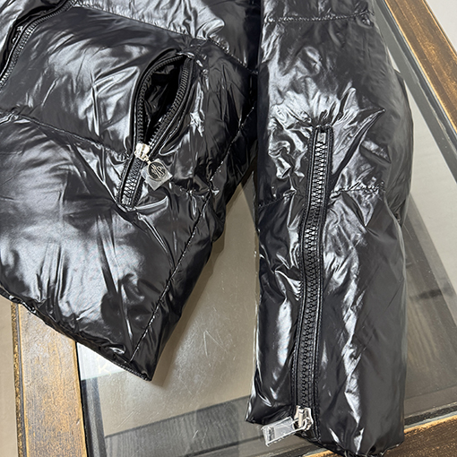 モンクレール Moncler Huppe 新モデルシリーズレディースショートパファージャケットとダウンコート