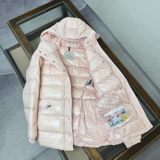 モンクレール Barante スリムウエストのレディースショートダウンジャケット