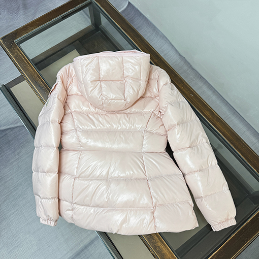 モンクレール Barante スリムウエストのレディースショートダウンジャケット