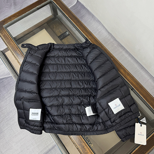 モンクレール Lans レディーススタンドカラー軽量ショートダウンジャケットシリーズ