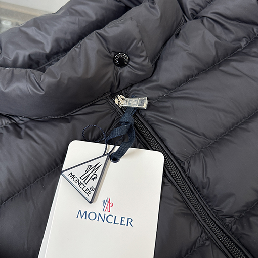 モンクレール Lans レディーススタンドカラー軽量ショートダウンジャケットシリーズ