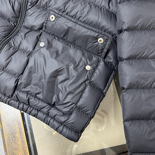 モンクレール Lans レディーススタンドカラー軽量ショートダウンジャケットシリーズ