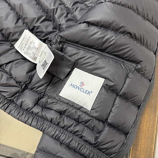 モンクレール Lans レディーススタンドカラー軽量ショートダウンジャケットシリーズ