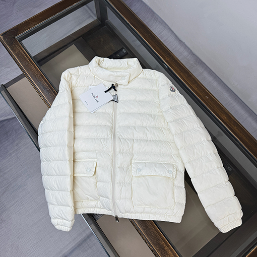 モンクレール Lans レディーススタンドカラー軽量ショートダウンジャケットシリーズ