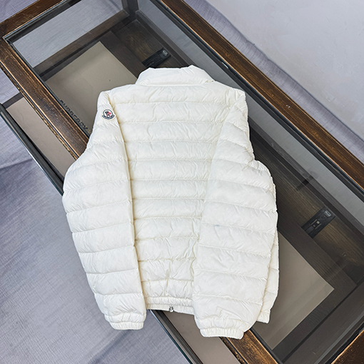 モンクレール Lans レディーススタンドカラー軽量ショートダウンジャケットシリーズ