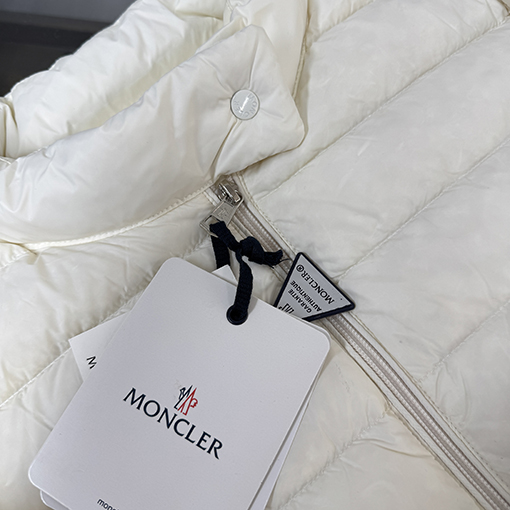 モンクレール Lans レディーススタンドカラー軽量ショートダウンジャケットシリーズ