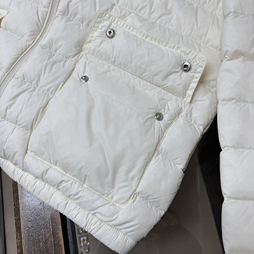 モンクレール Lans レディーススタンドカラー軽量ショートダウンジャケットシリーズ